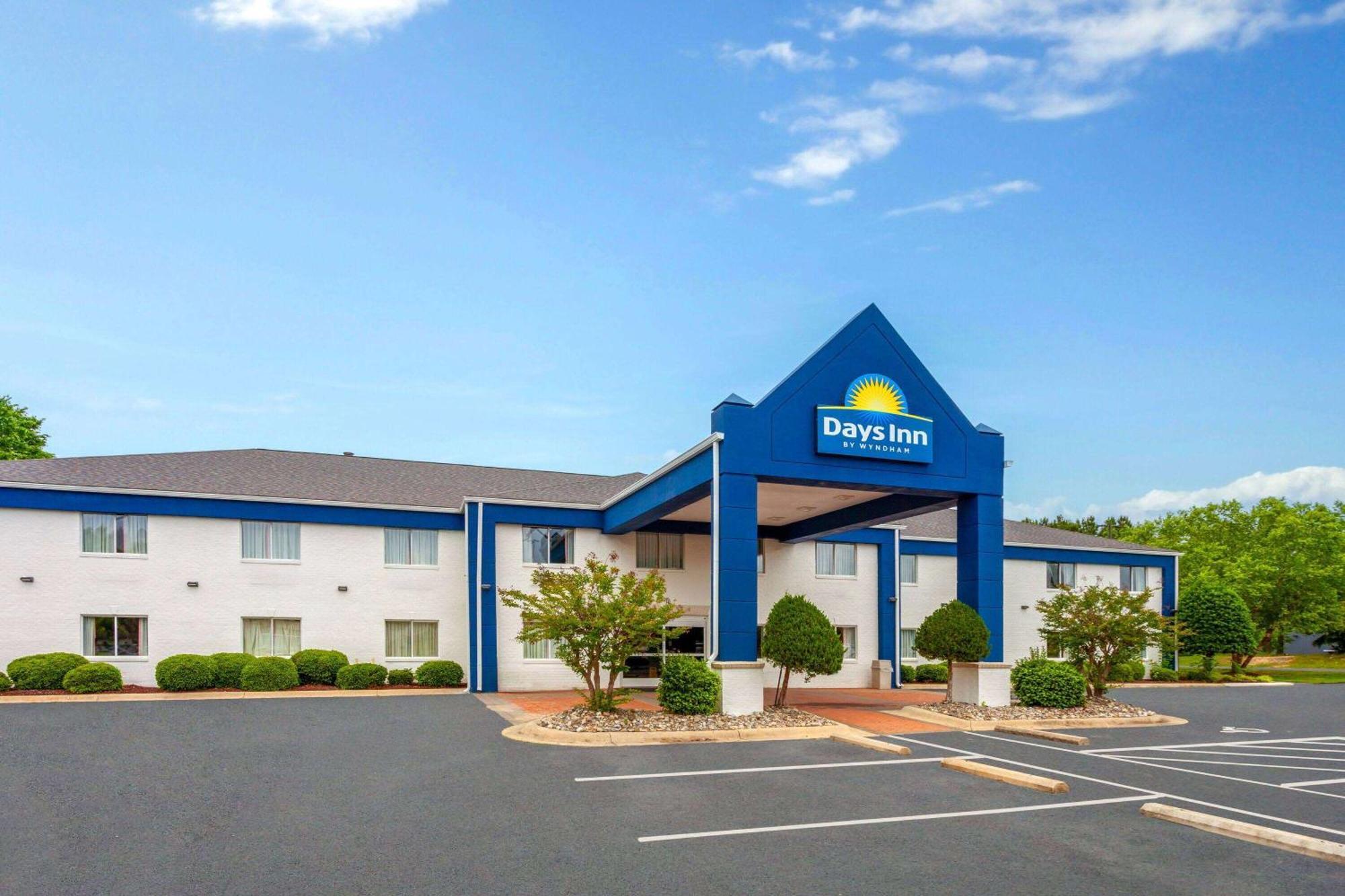 Days Inn & Suites By Wyndham Siler City Esterno foto