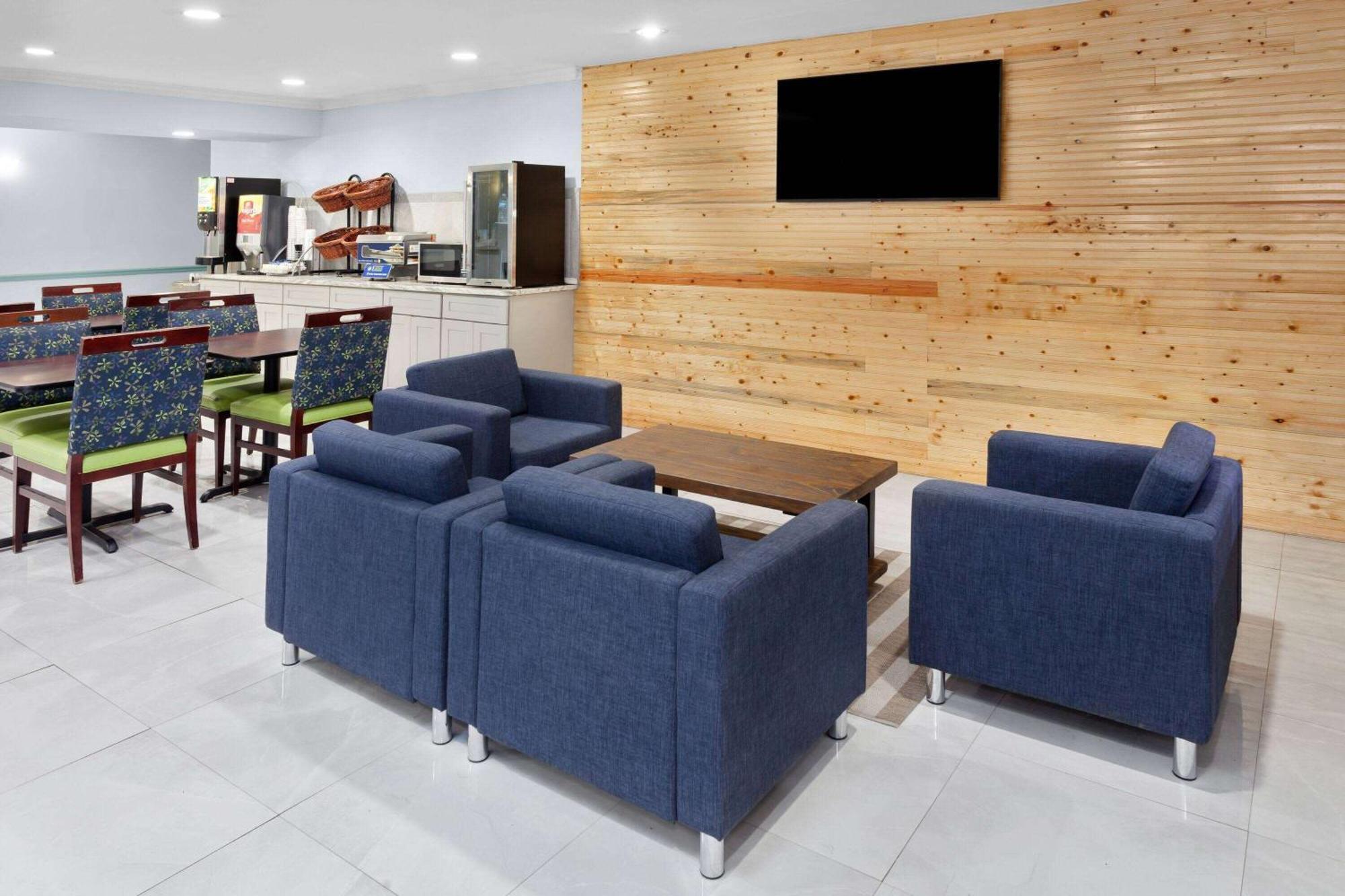 Days Inn & Suites By Wyndham Siler City Esterno foto